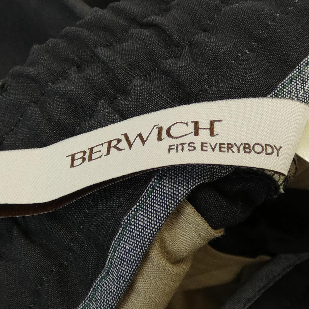 ベルウィッチ BERWICH ショートパンツ