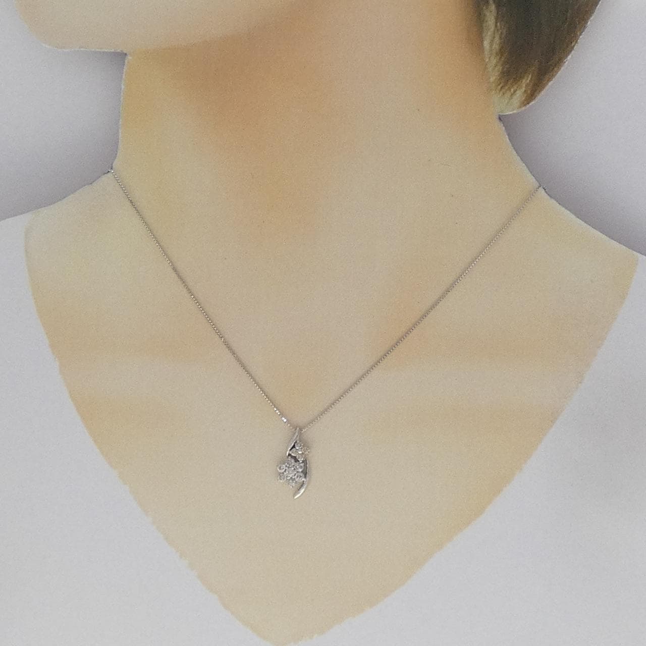 K18WG フラワー ダイヤモンド ネックレス 0.50CT