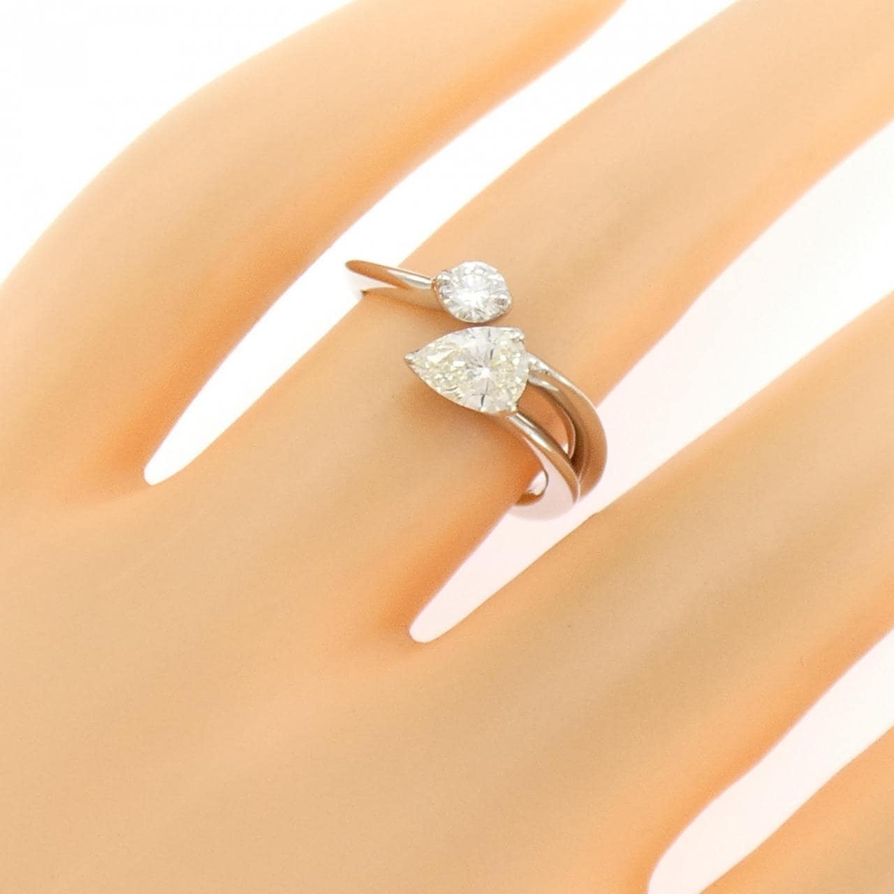 PT900鑽石戒指，0.464克拉