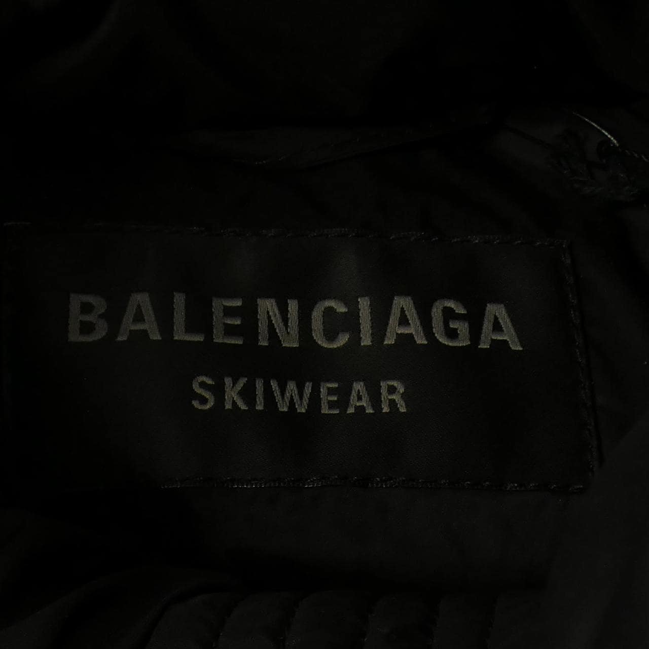 バレンシアガ BALENCIAGA SKIWEAR 774000 TPO39 ジャケット