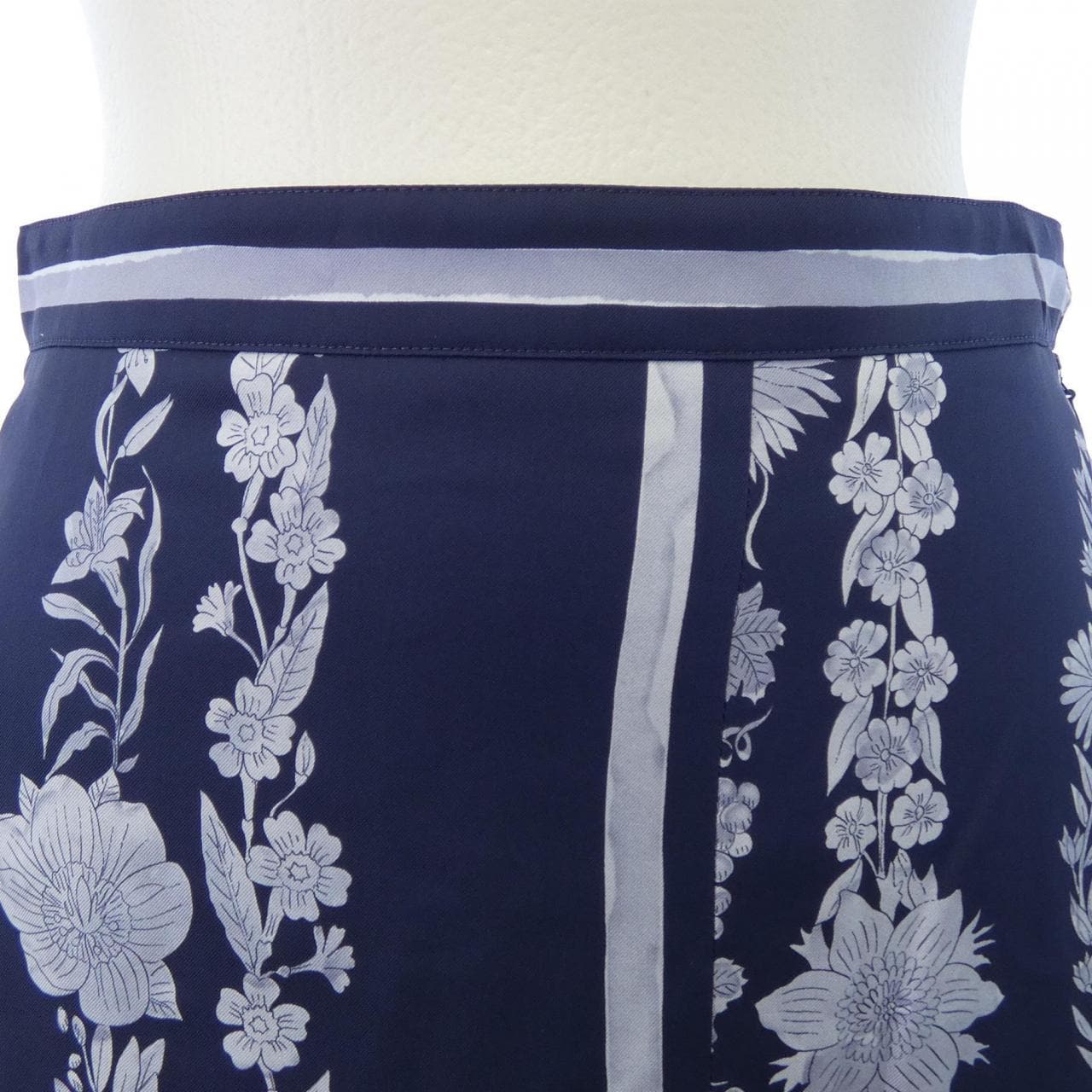 エルメス HERMES BRIDES DE GALA EN FLEURS ESQUISSE 5E0337D1 スカート