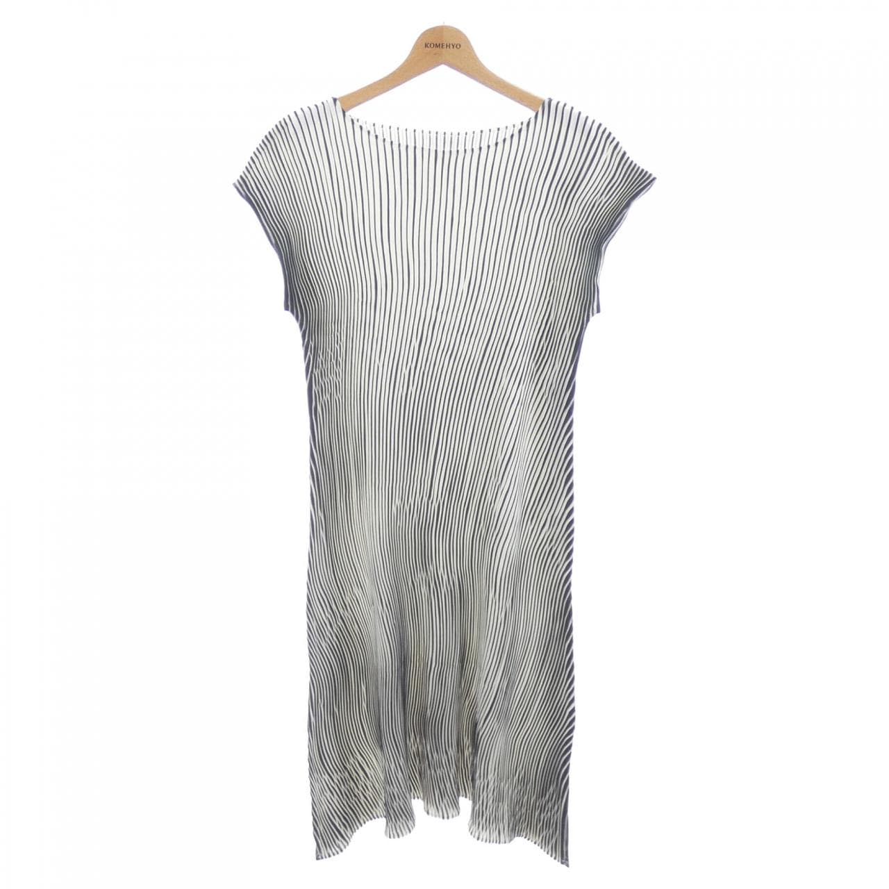 イッセイミヤケ ISSEY MIYAKE IM41FH601 ワンピース