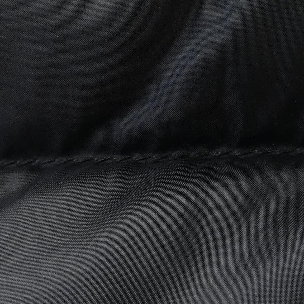 モンクレール MONCLER ダウンジャケット