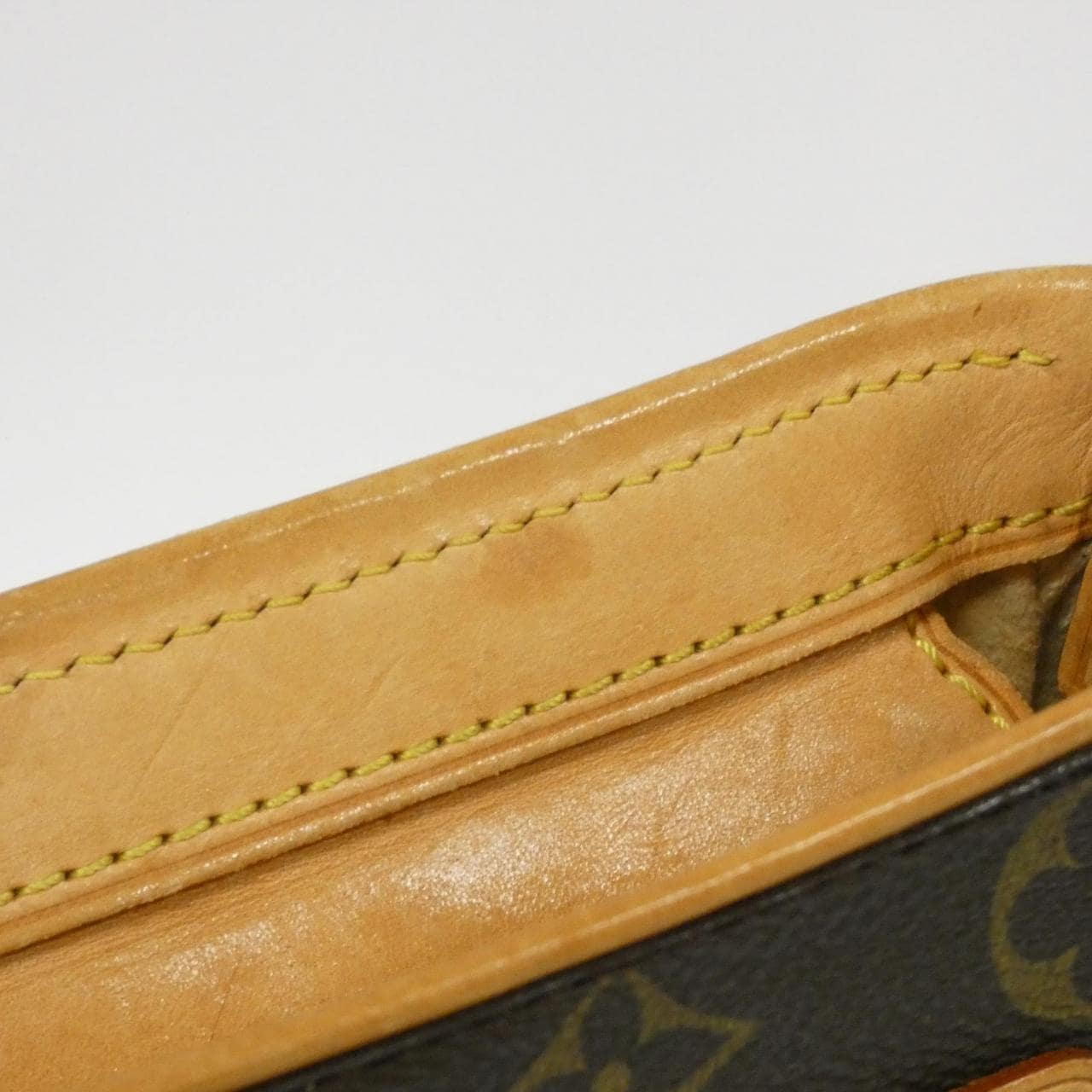 LOUIS VUITTON Monogram Hudson GM M40045 单肩包