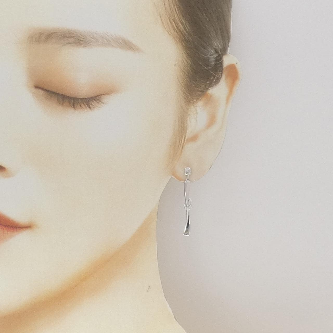 K18WG ダイヤモンド ピアス 0.06CT