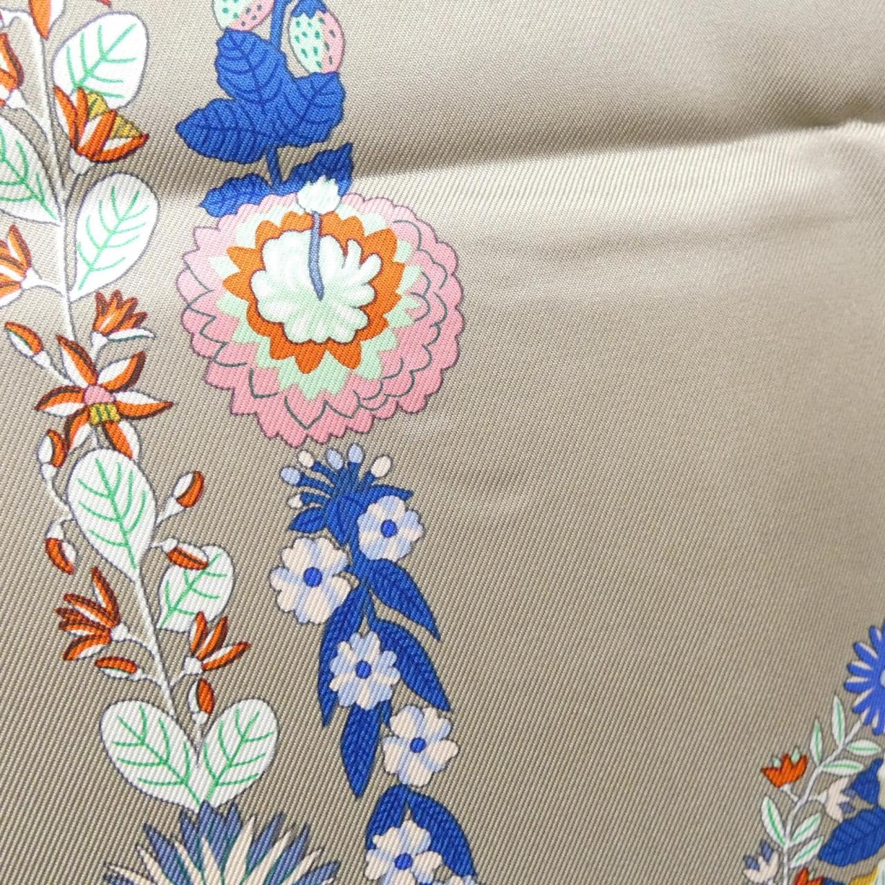 【未使用品】エルメス BRIDES DE GALA EN FLEURS カレ 004192S スカーフ