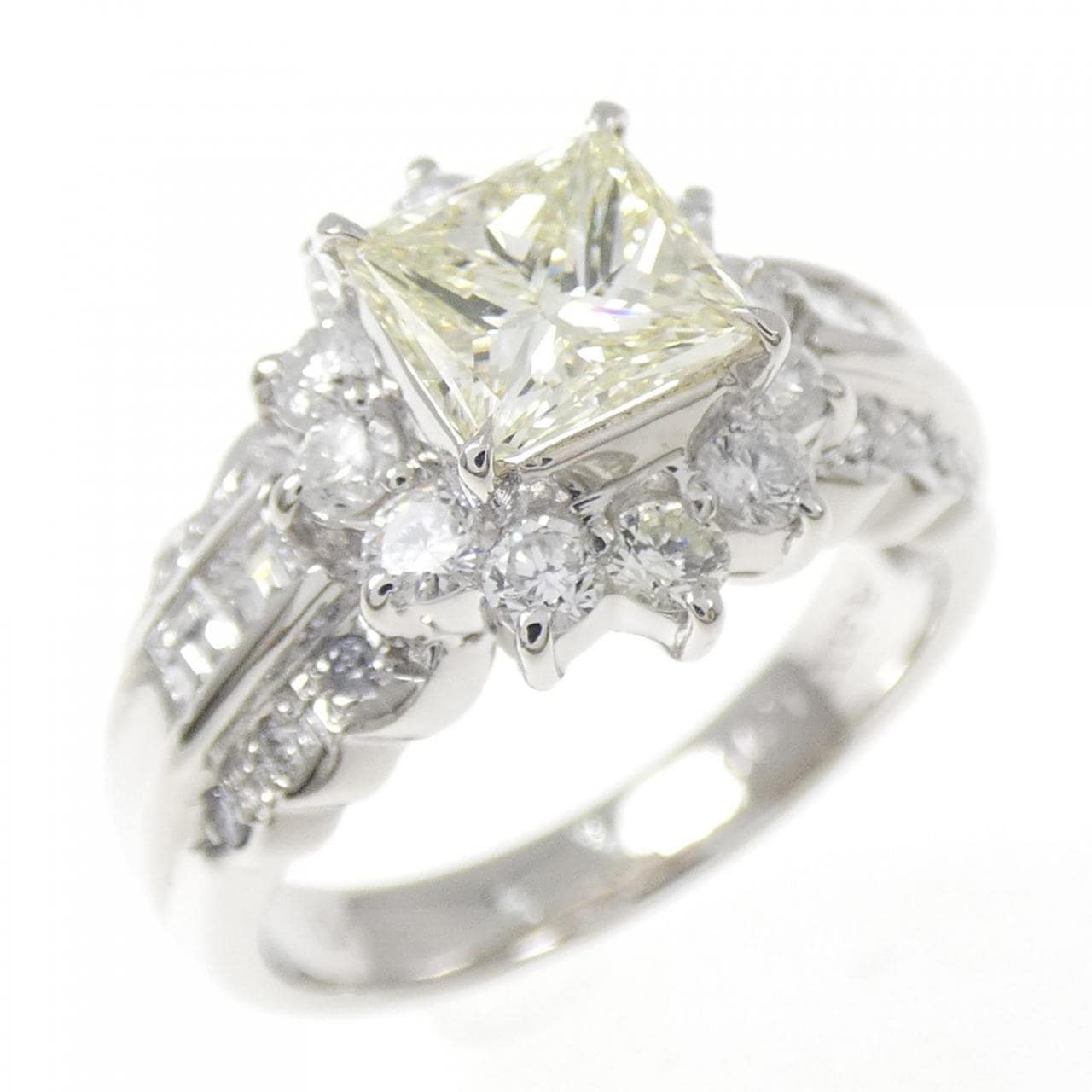 PT900 ダイヤモンド リング 1.006CT VLY VS1 ファンシーカット