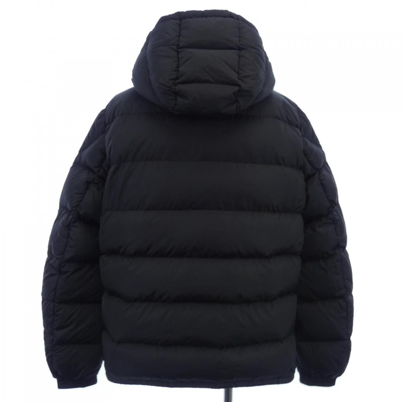 モンクレール MONCLER ダウンジャケット