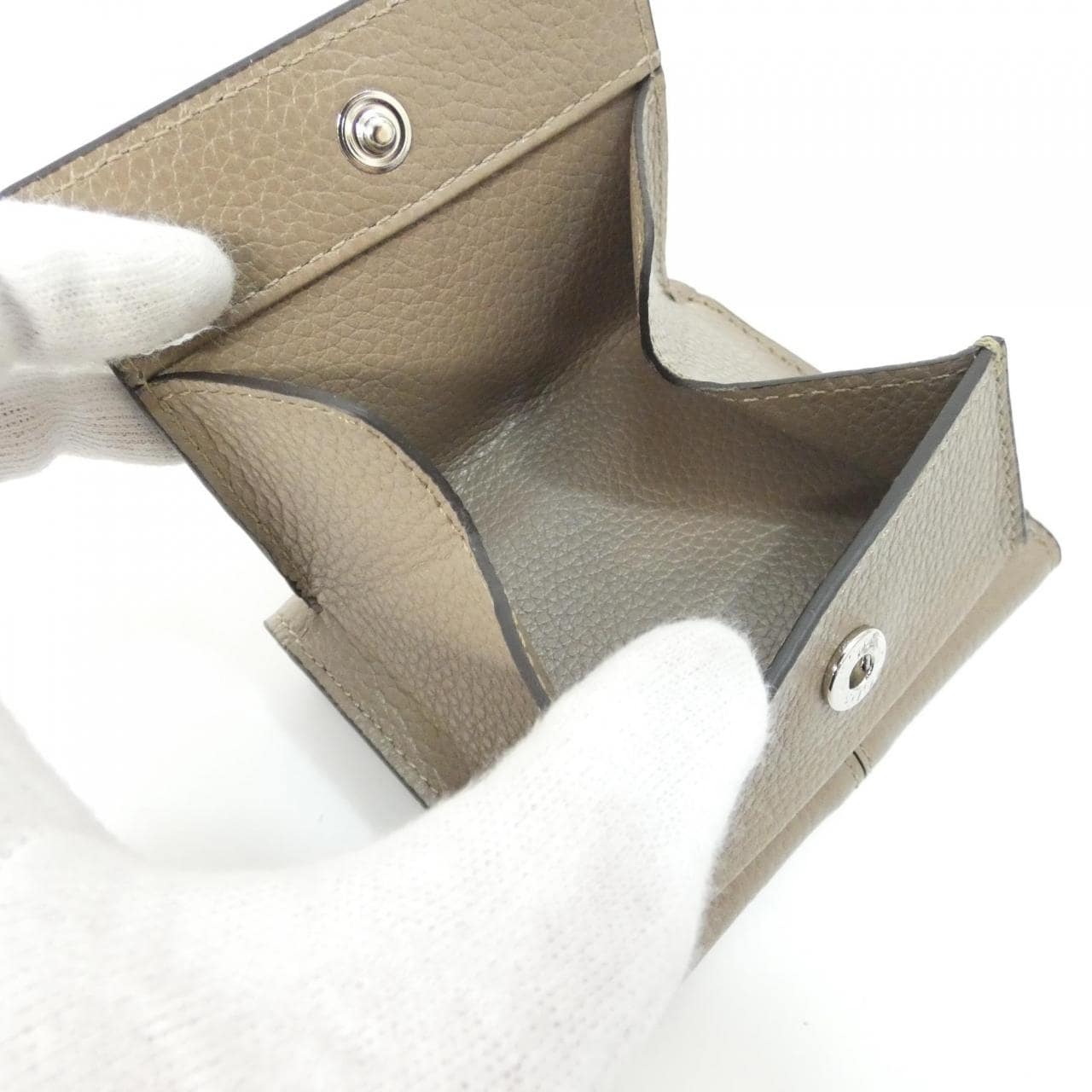 【新品】トッズ XAWDBNB2000XSOC413 財布