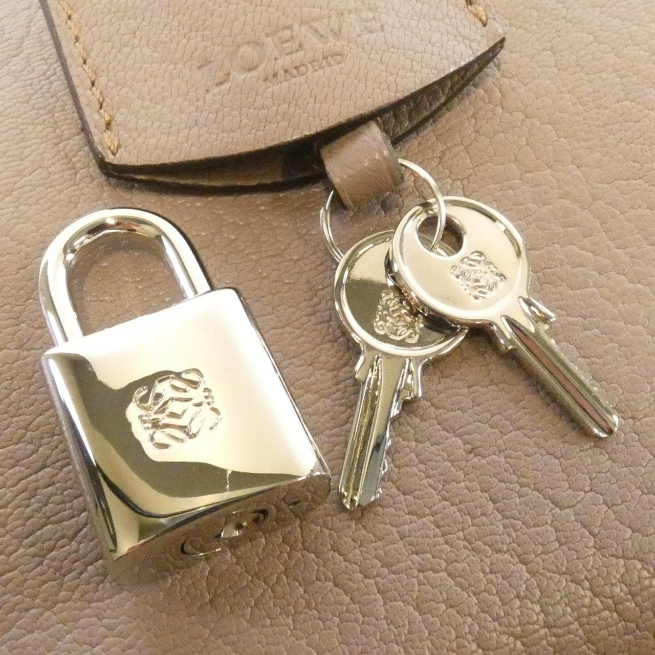 ロエベ アマソナ 28cm 352 35 A03 バッグ