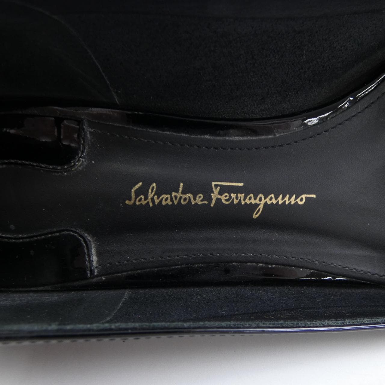 サルヴァトーレフェラガモ SALVATORE FERRAGAMO フラットシューズ