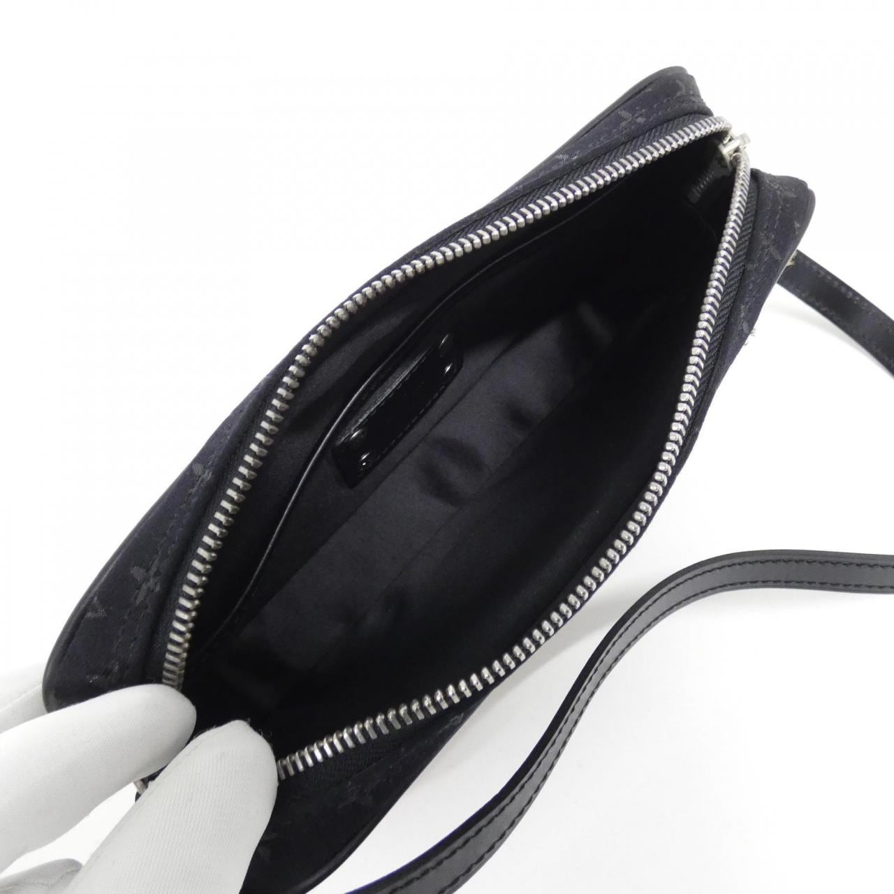 LOUIS VUITTON Comte de Fe Pochette M92275 Accessory Pouch