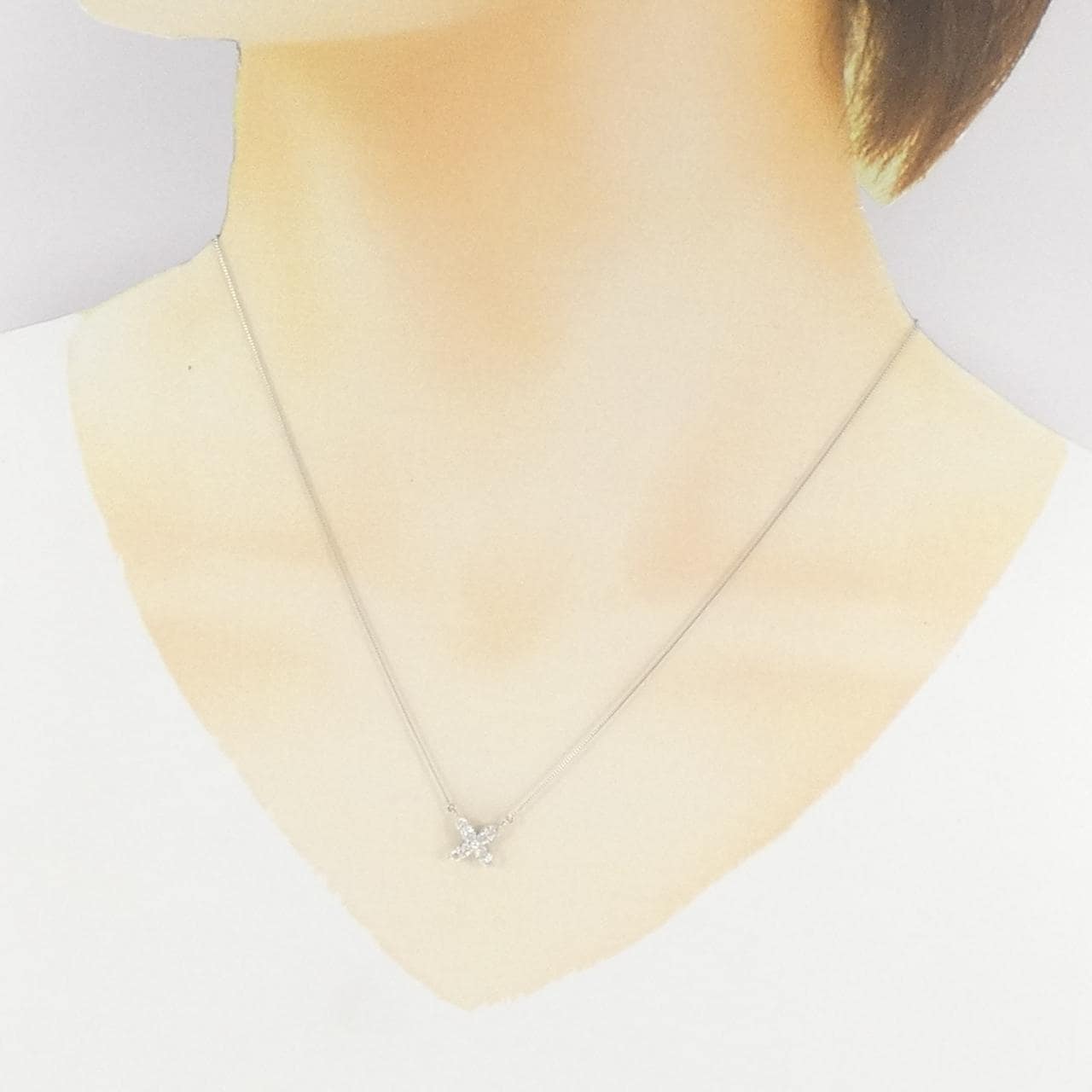 K18WG 花朵钻石项链 0.30CT