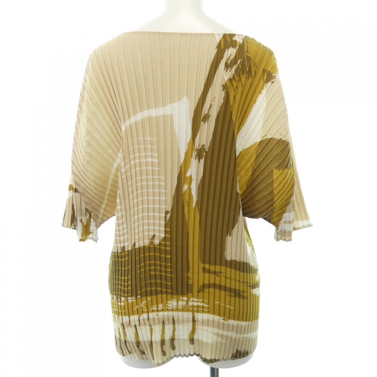 イッセイミヤケ ISSEY MIYAKE トップス