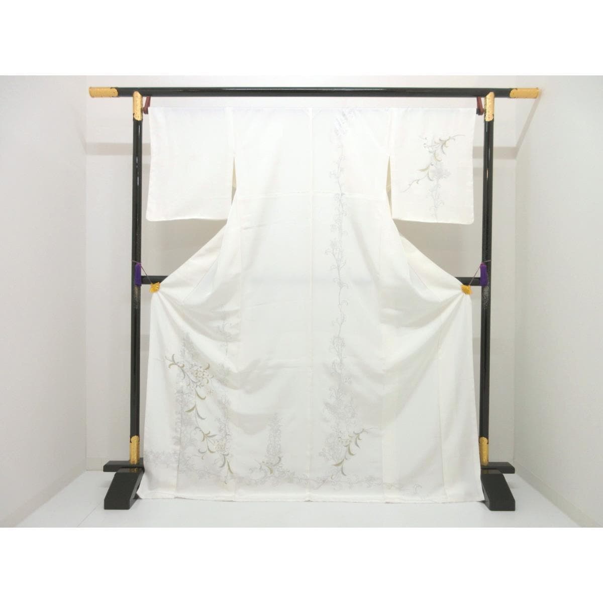 【未使用品】訪問着　銀彩加工刺繍入り