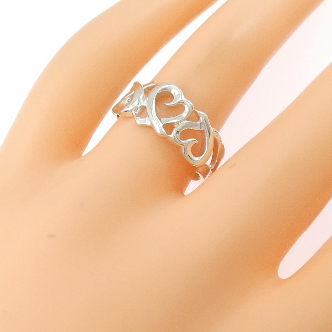 ティファニー トリプルラビングハート リング