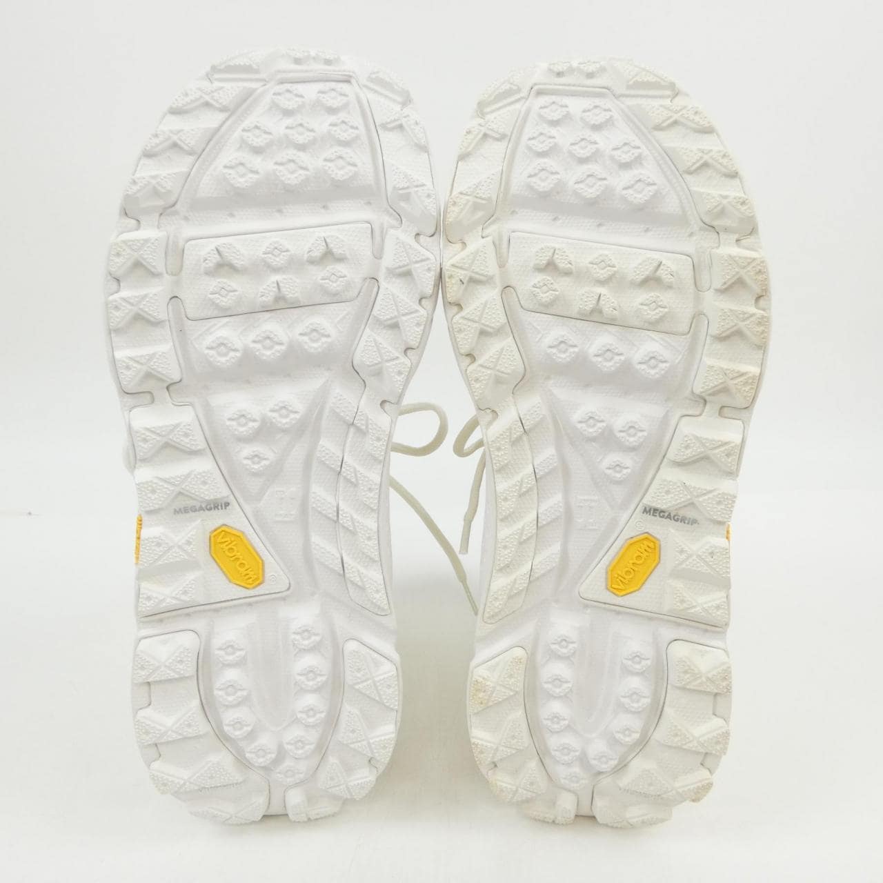 ホカオネオネ HOKA ONE ONE TOR ULTRA HI スニーカー