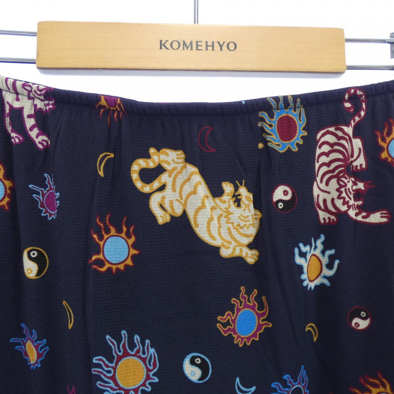 ヴィヴィアンタム VIVIENNE TAM スカート