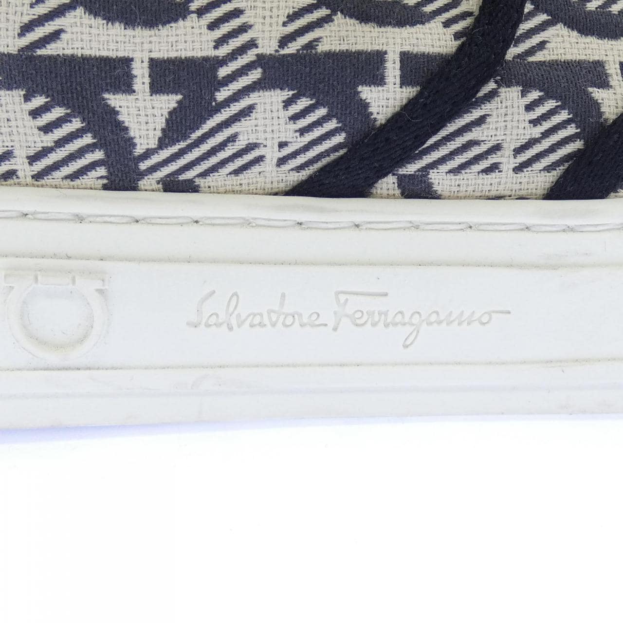 サルヴァトーレフェラガモ SALVATORE FERRAGAMO スニーカー