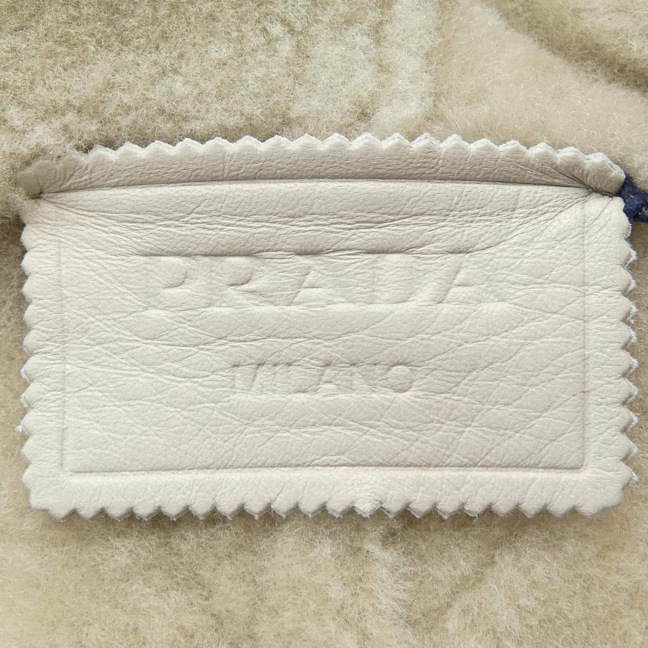 プラダ PRADA UPW513 S000 15MB ムートンジャケット