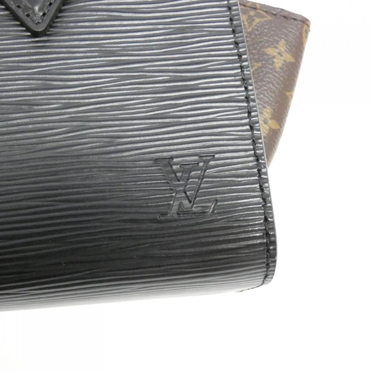 LOUIS VUITTON Epi Varennes EW M11791 包