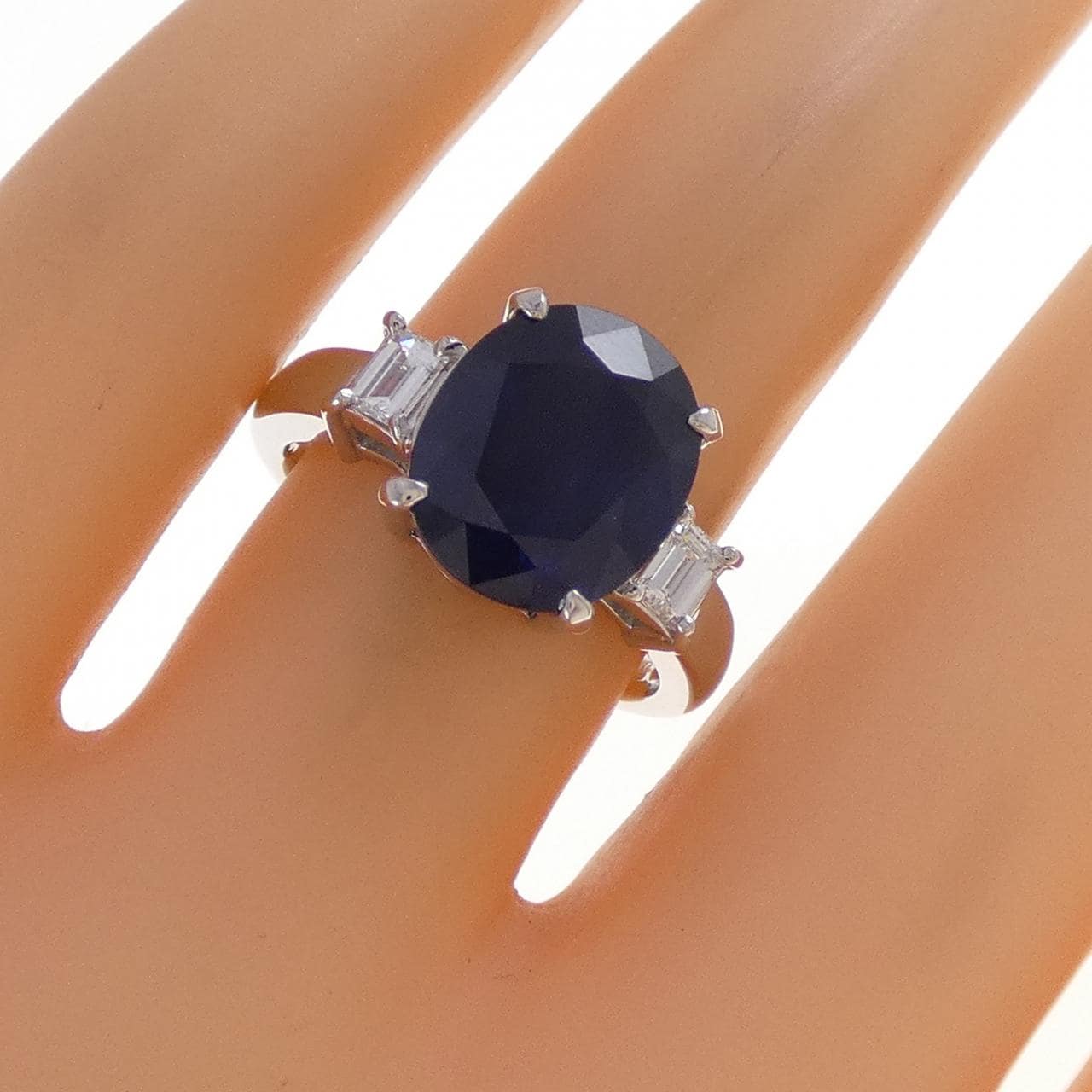 PT900 サファイヤ リング 3.89CT