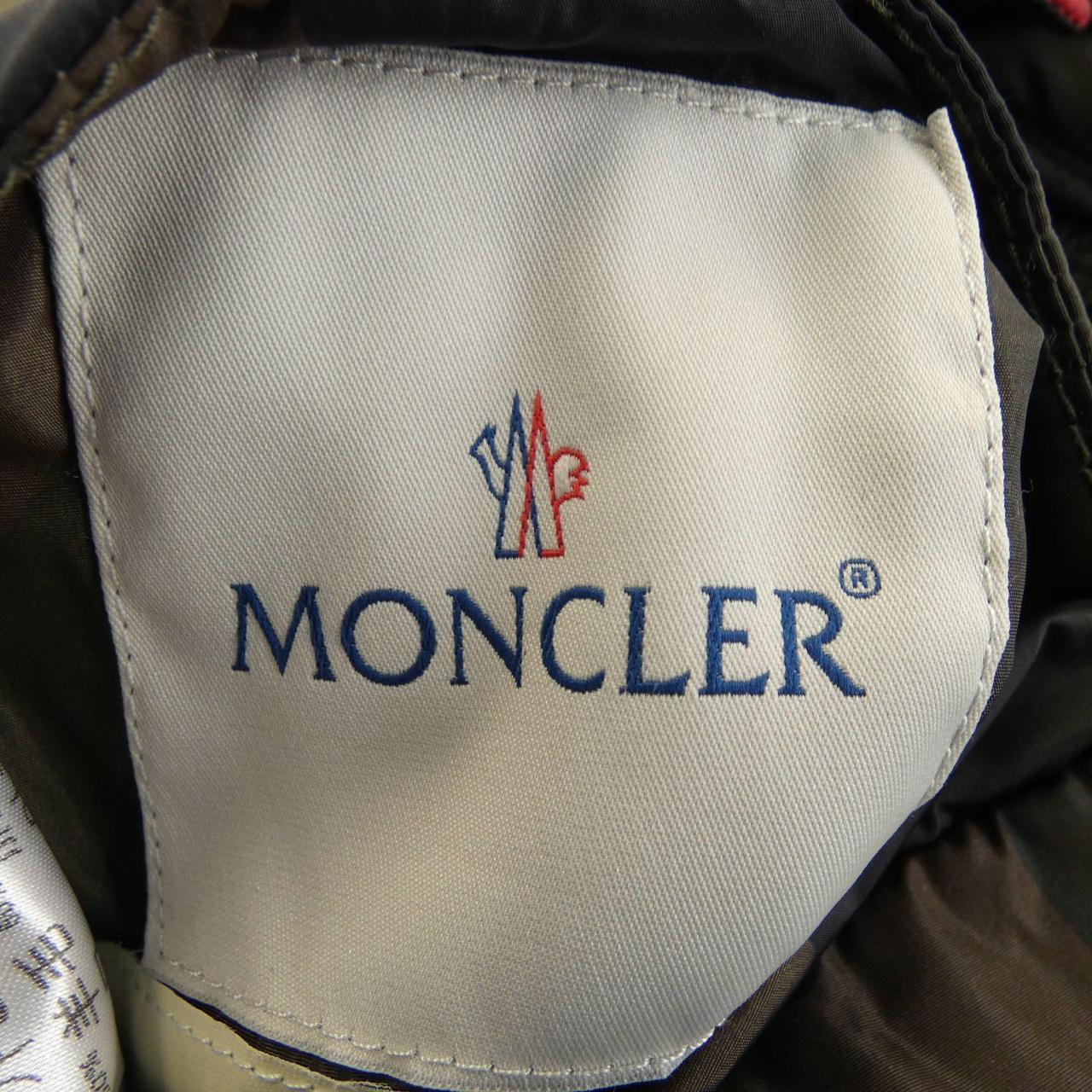 モンクレール MONCLER ダウンジャケット
