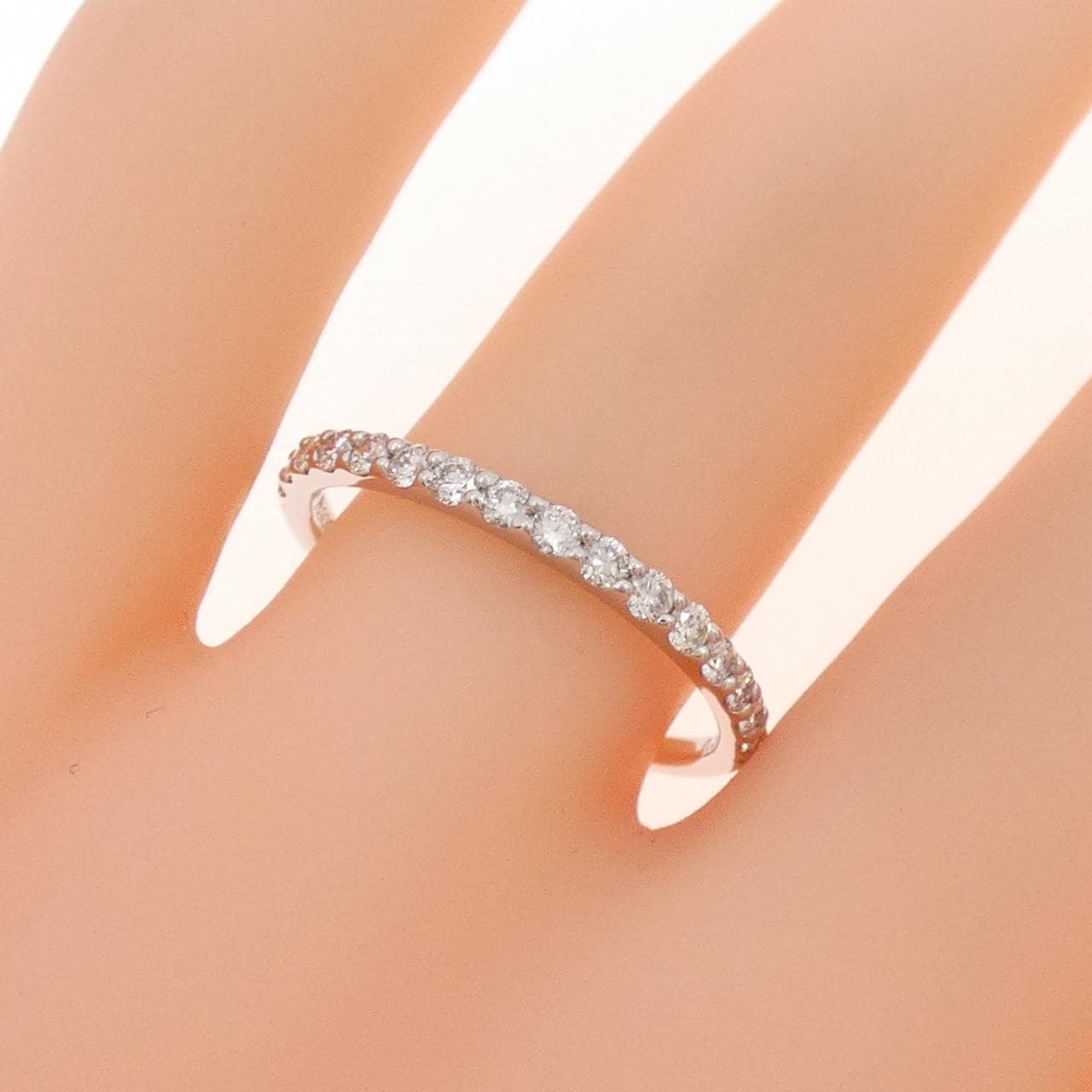 PT900 ハーフエタニティ ダイヤモンド リング 0.30CT