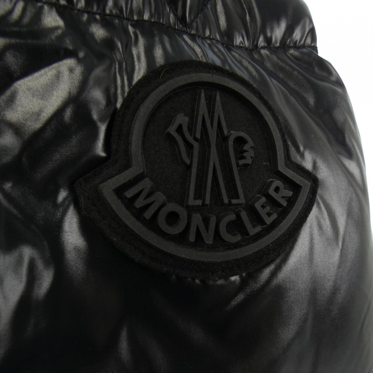 モンクレール MONCLER ダウンジャケット