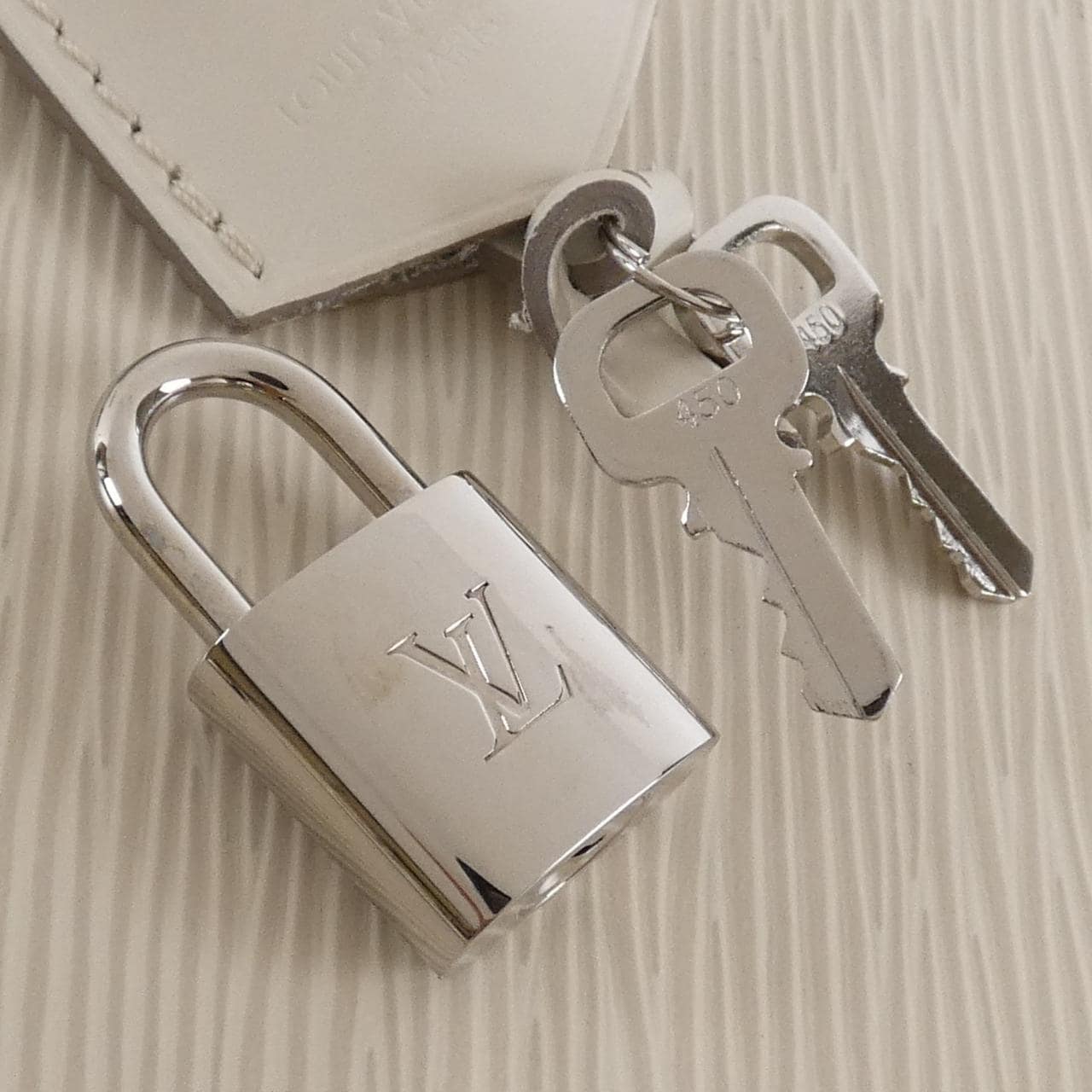 ルイヴィトン エピ ポンヌフ PM M5907J バッグ