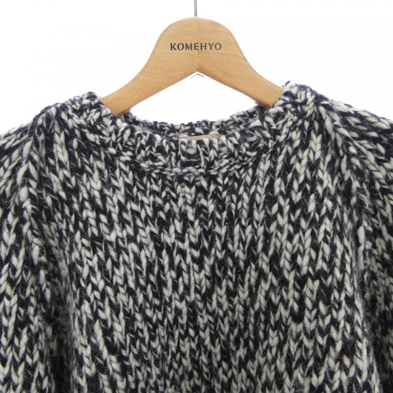 ヌメロヴェントゥーノ N°21 ニット