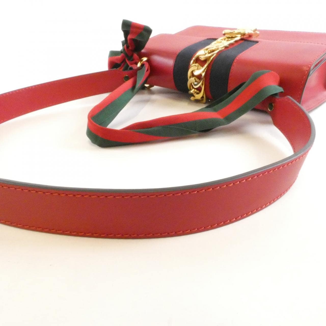 グッチ　シルヴィ 421882 CVLEG ショルダーバッグ