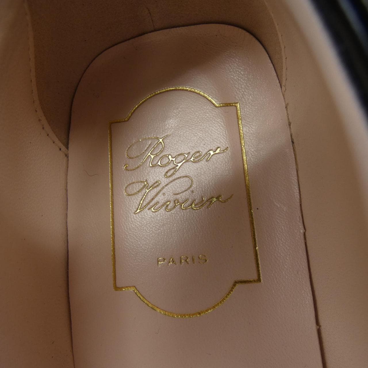 ロジェヴィヴィエ ROGER VIVIER ヴィヴ レンジャー メタルバックル シューズ