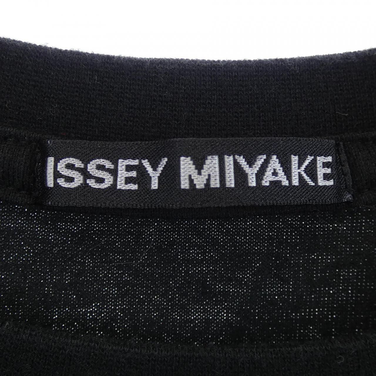 イッセイミヤケ ISSEY MIYAKE ME71JK438 Tシャツ