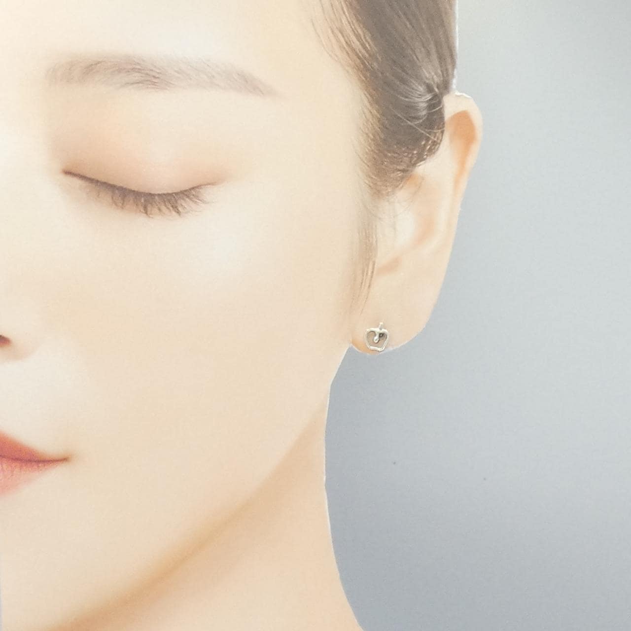 ティファニー アップル ピアス