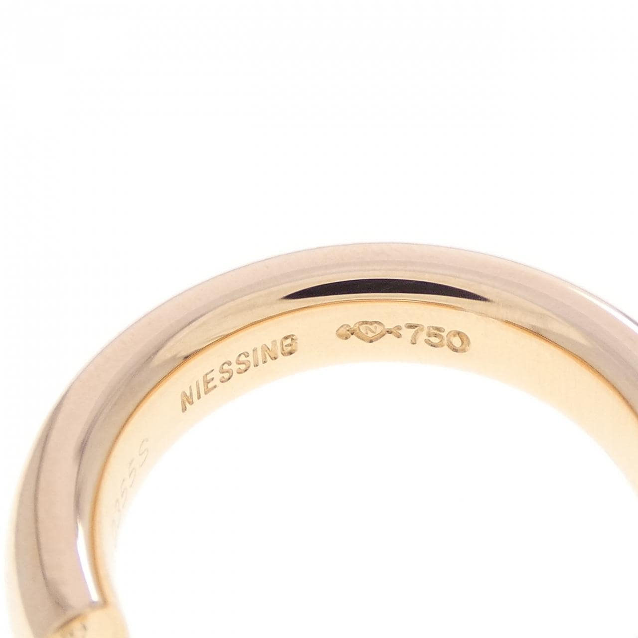 ニーシング ダイヤモンド リング 0.207CT