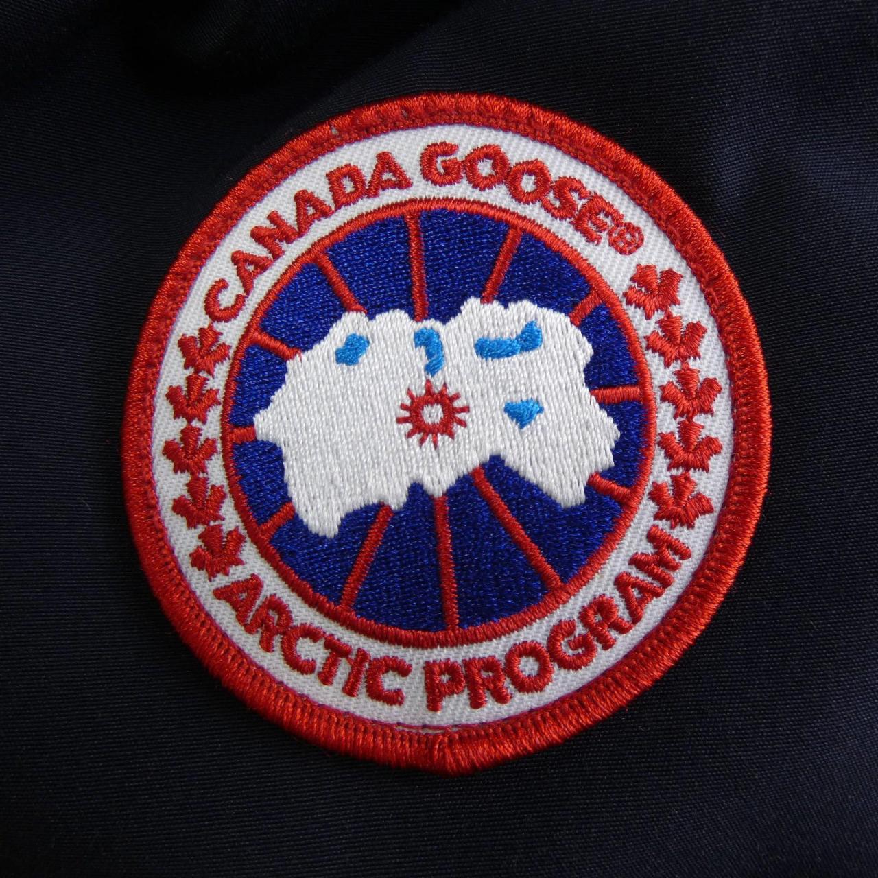 カナダグース CANADA GOOSE ダウンジャケット