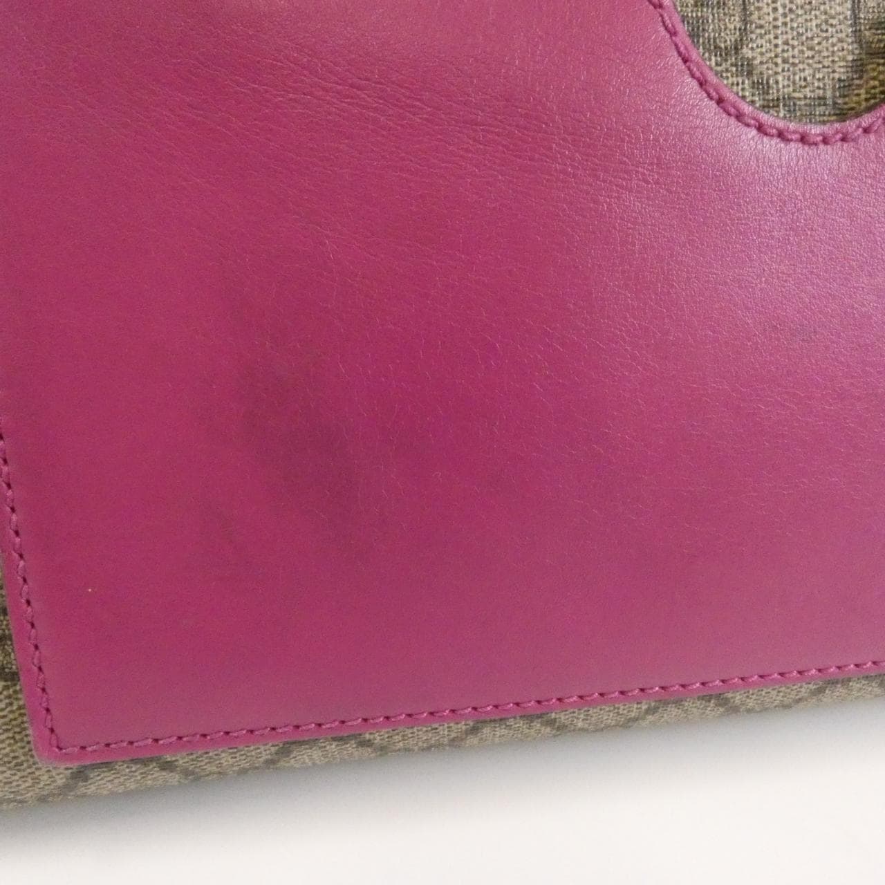 グッチ 409486 KLQIG ショルダーバッグ