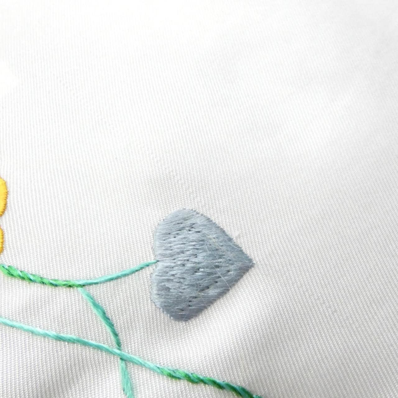 エルメス BRIDES DE GALA FLEURIES カレ プレシュー 501266S スカーフ