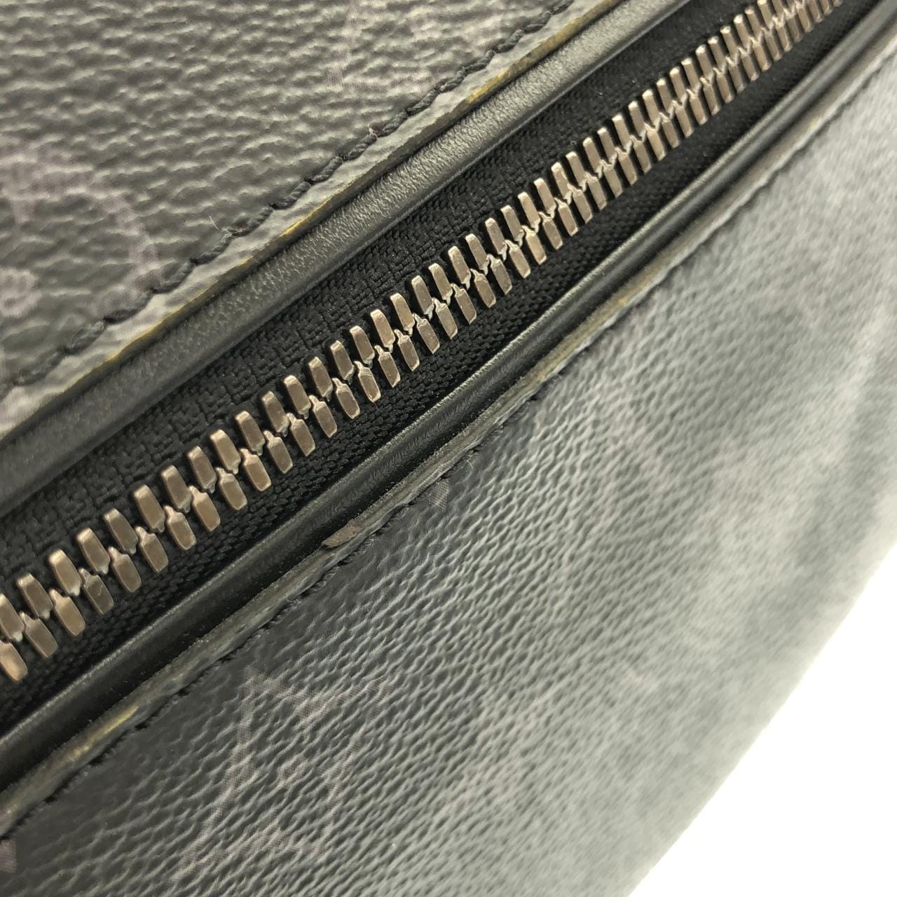 ルイヴィトン モノグラム エクリプス ディスカバリー バムバッグ PM M46035 ショルダーバッグ