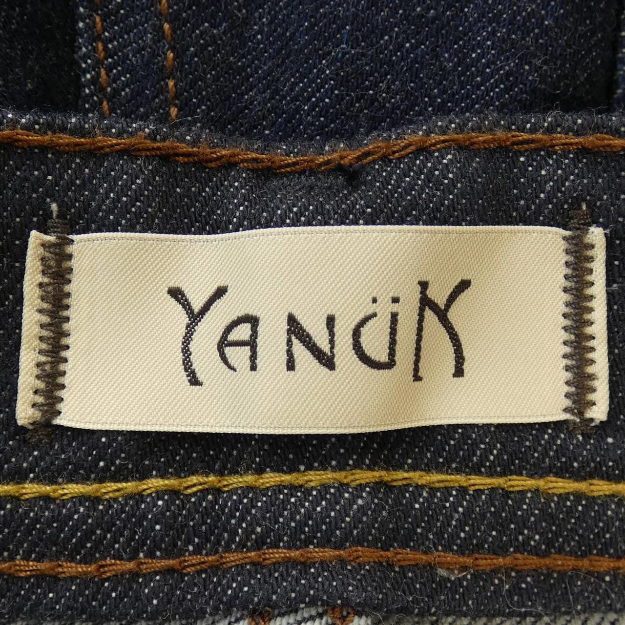 ヤヌーク YANUK ジーンズ