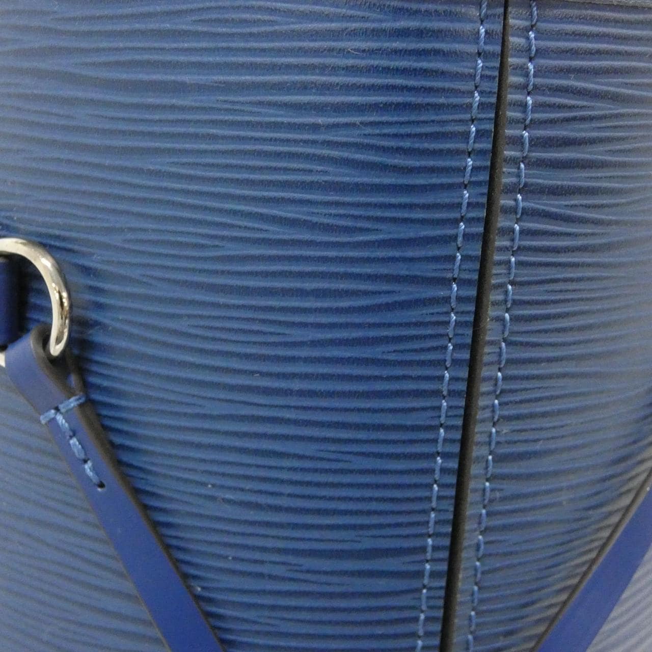 ルイヴィトン エピ ネヴァーフル MM M40885 バッグ