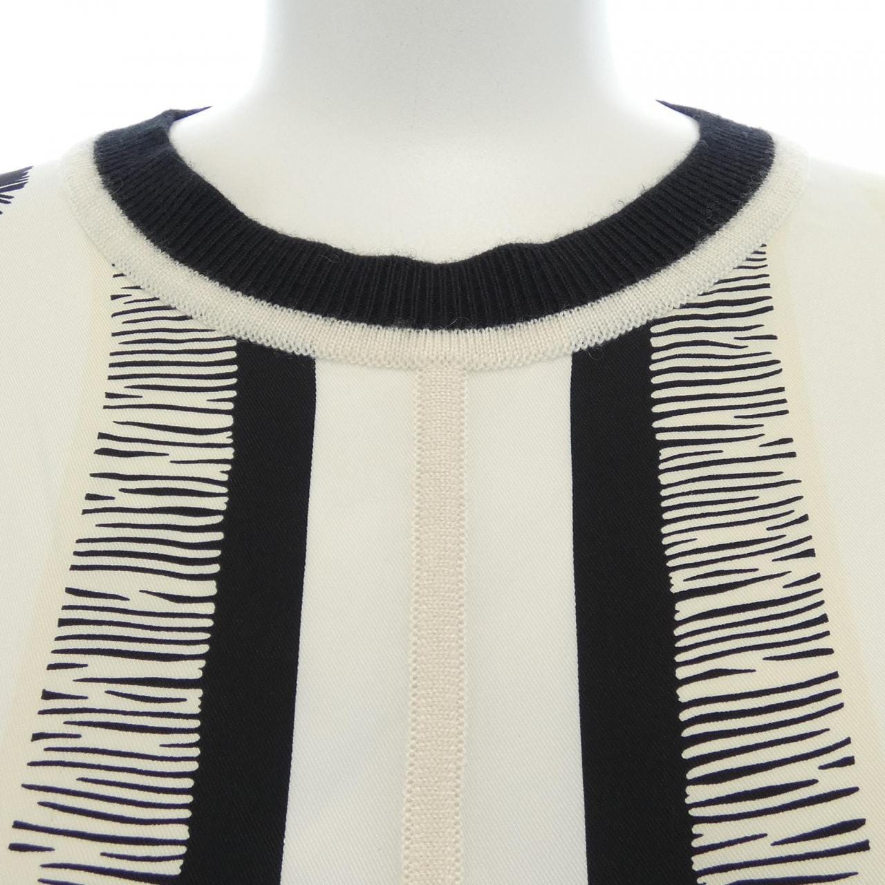 エルメス HERMES トップス