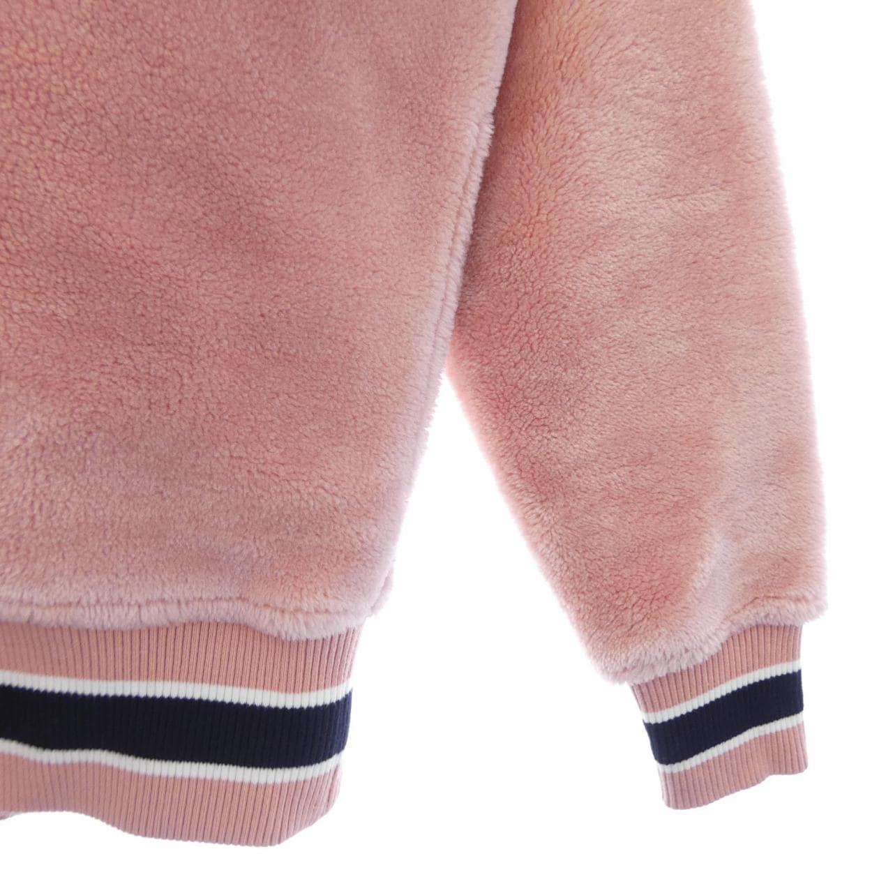 アグ UGG トップス