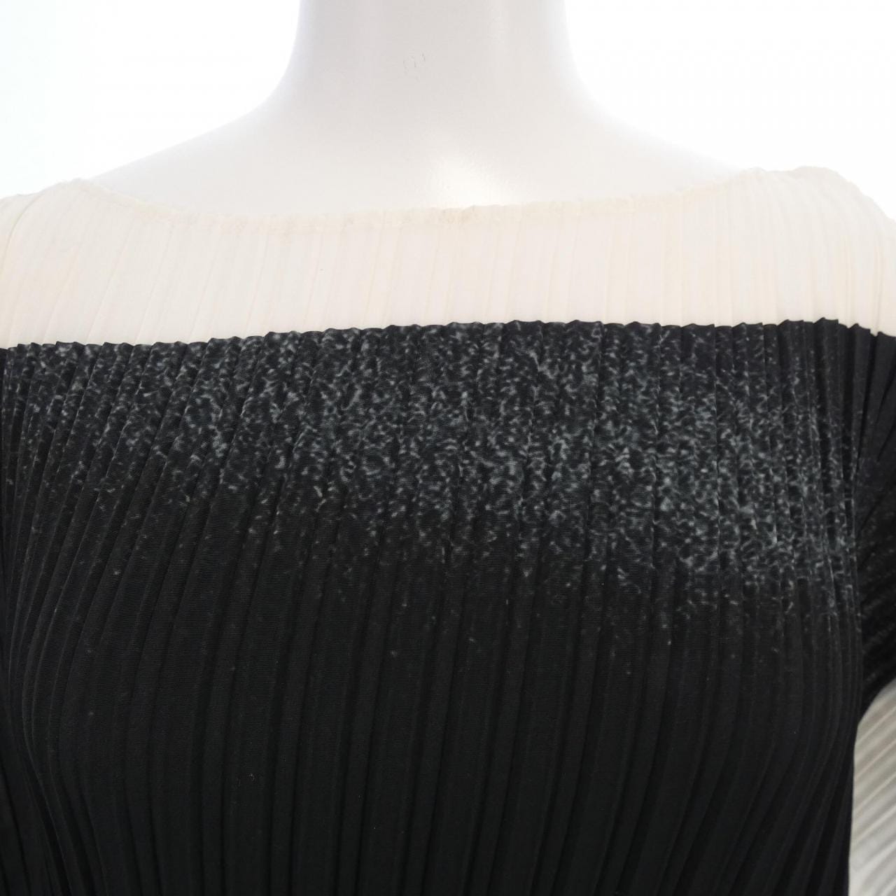 イッセイミヤケ ISSEY MIYAKE IM51FH662 ワンピース