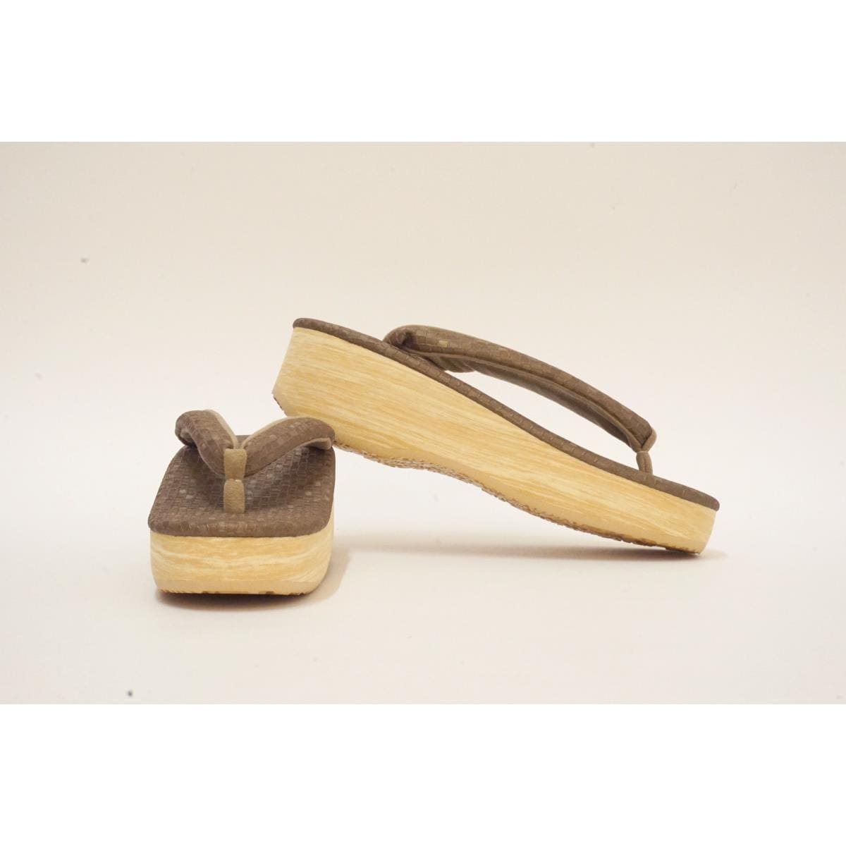 【新品】女草履　Ｍサイズ【カレンブロッソ】