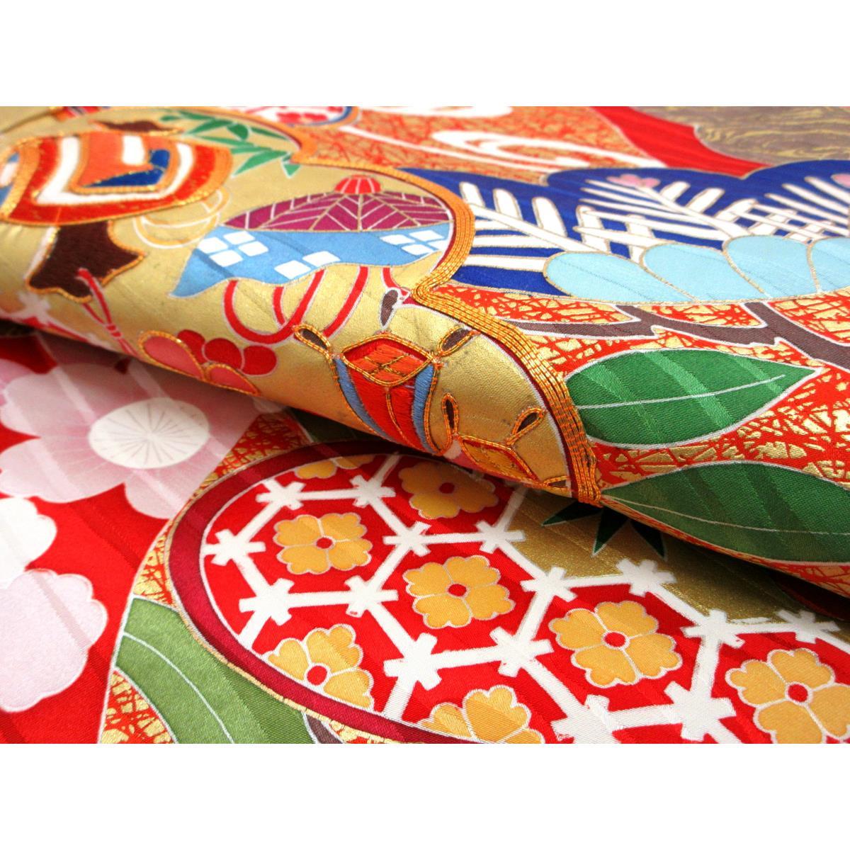 振袖　友禅金彩加工　刺繍入り