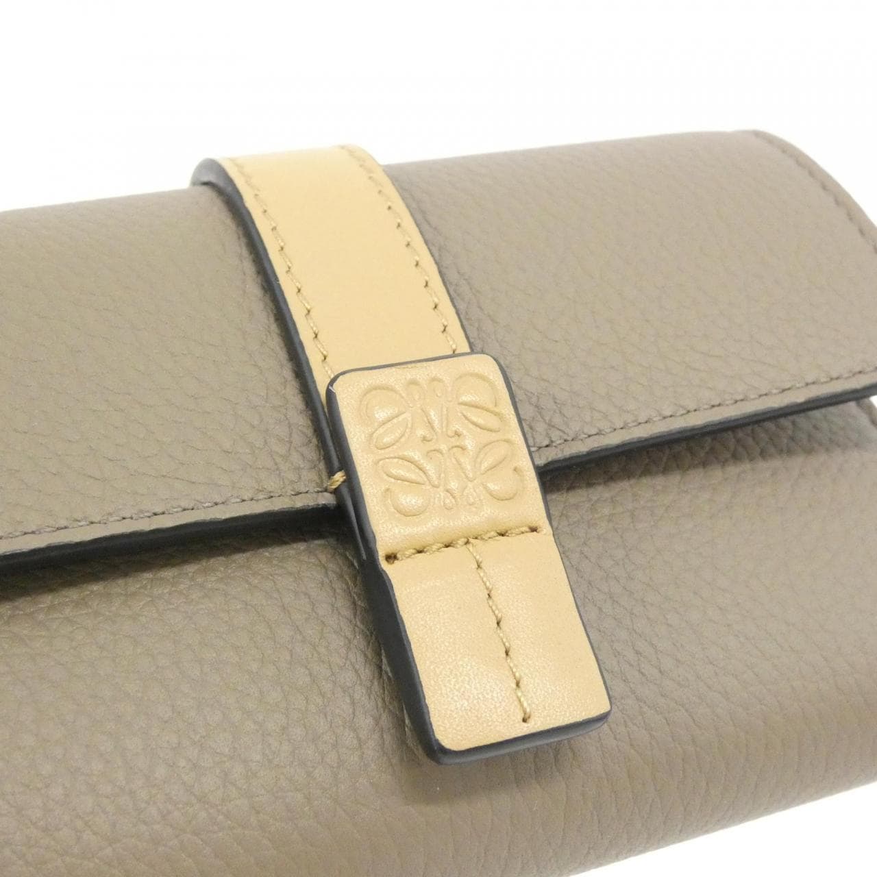 【新品】ロエベ C660S86X04 財布