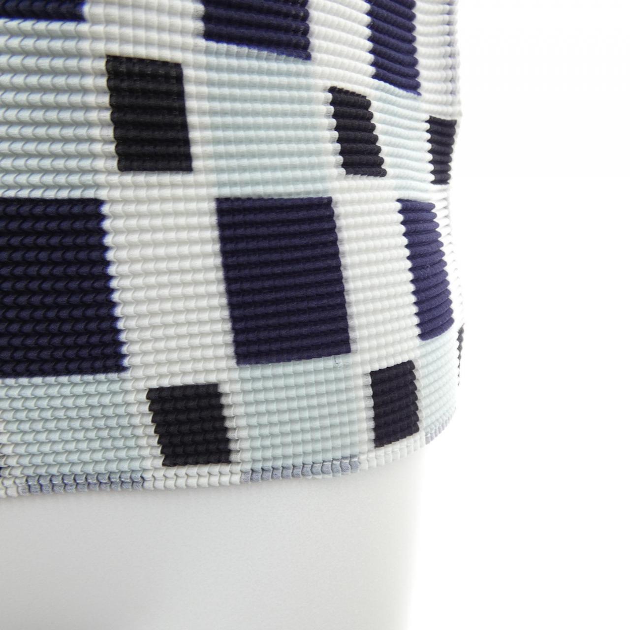 イッセイミヤケ ISSEY MIYAKE PP68FK628 トップス