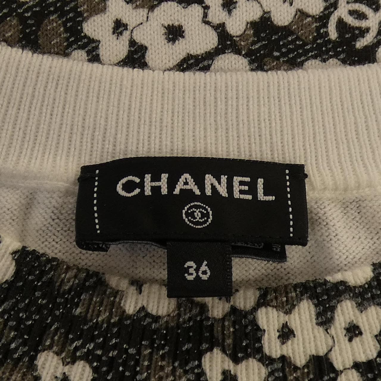 シャネル CHANEL LOOK23 P77924K11270 Tシャツ